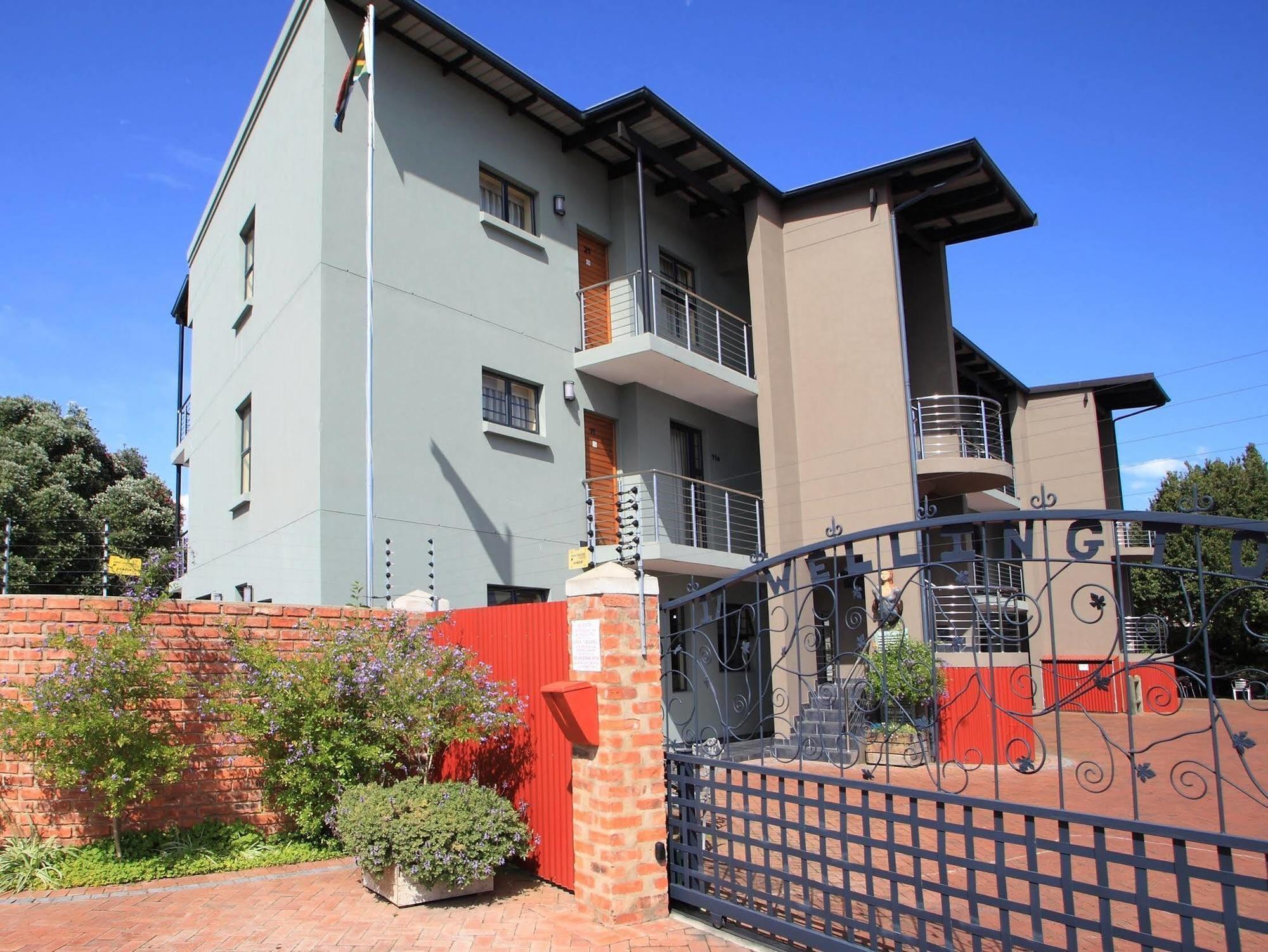 17Onwellington Apartments George Esterno foto